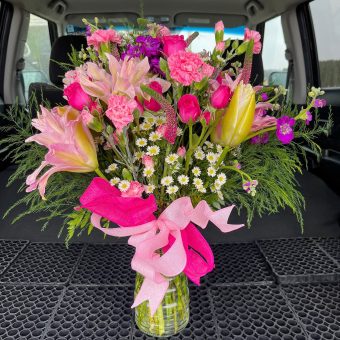 seasonal mix bouquet | freshest in-season flowers, arranged beautifully in a glass vase. Seasonal Mix Bouquets are arranged with the freshest, assorted seasonal various flowers. Flowers typically range from Sunflowers, Daisies, Mums, Lilies, Roses, zinnias and dahlias with beautiful fresh accent flowers. We provide only the best quality flowers to send to your friend or loved one this season! Perfect for any occasion, we deliver the best flowers 7 days a week to any address in LaPorte County, Indiana and Berrien County, Michigan. Top Local Florist Country Charm Floral and Gifts in Rolling Prairie, Indiana.